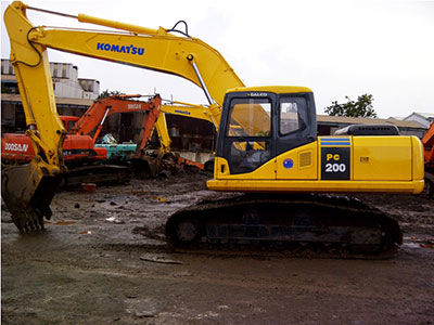 Retro Oruga Komatsu PC200 Galeo